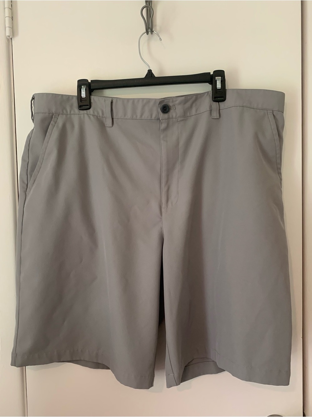 IZOD Golf Men's Performance Shorts Gray Size 42 Plus/Big/Tall